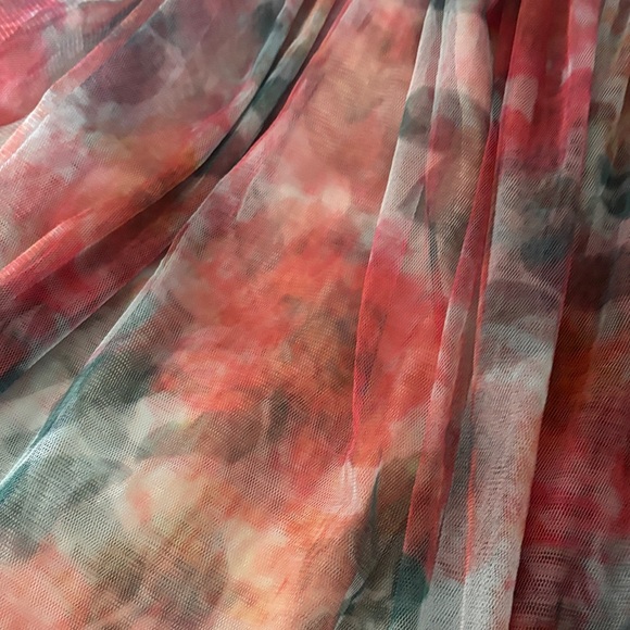 Beautiful dress - Picture 5 of 6